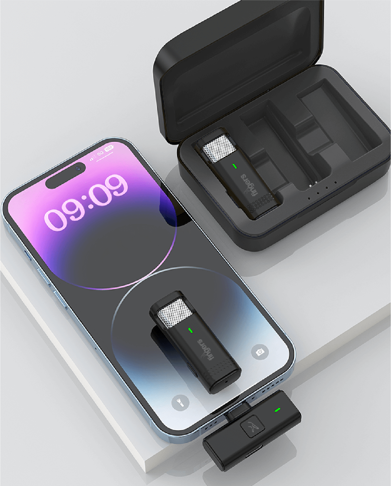 FINGERS Duo PhoneMic Lightning Connected to Device